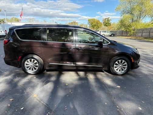 2018 Chrysler Pacifica Touring-L Plus