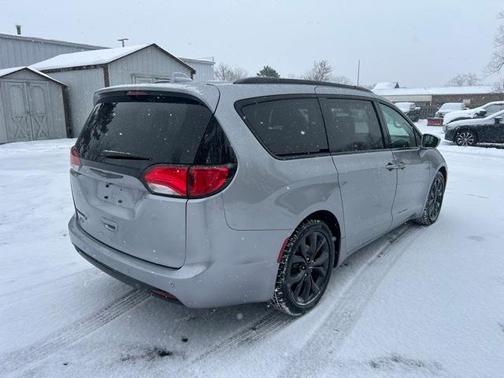 2018 Chrysler Pacifica Touring-L