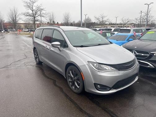 2018 Chrysler Pacifica Touring-L