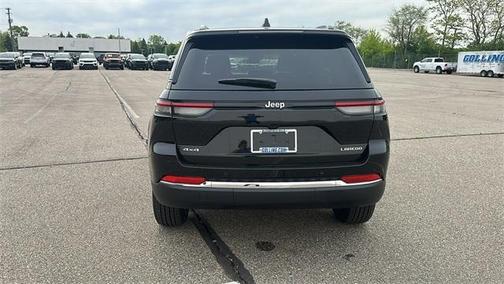 2025 Jeep Grand Cherokee Laredo