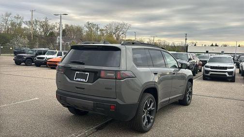 Sting Gray Clearcoat 2026 Jeep Cherokee Overland