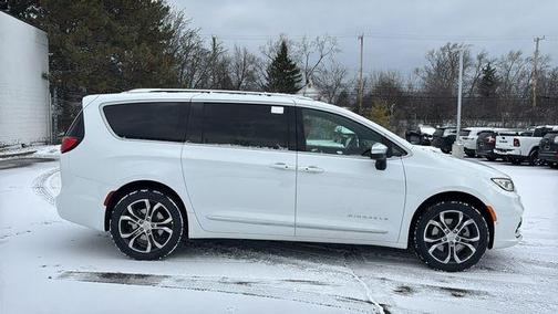 2026 Chrysler Pacifica Pinnacle