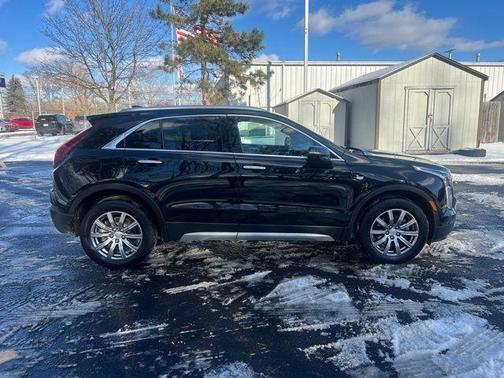 2022 Cadillac XT4 Premium Luxury