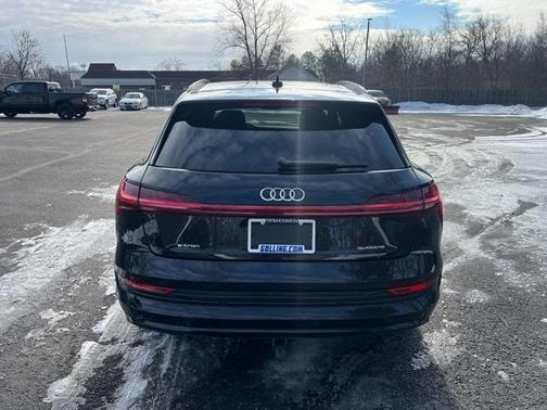 2022 Audi e-tron Premium