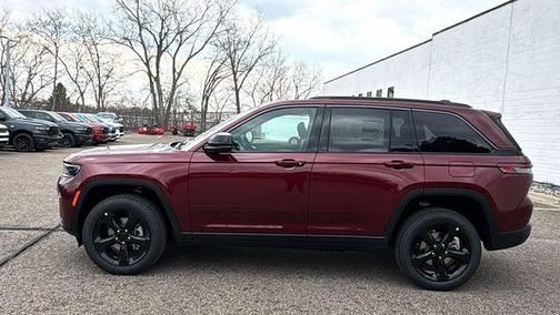 Velvet Red Pearlcoat 2026 Jeep Grand Cherokee Limited