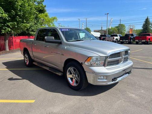 Bright Silver Clearcoat Metallic 2012 RAM 1500 SLT