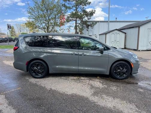 2022 Chrysler Pacifica Hybrid Limited