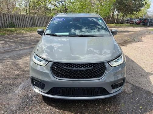 2022 Chrysler Pacifica Hybrid Limited