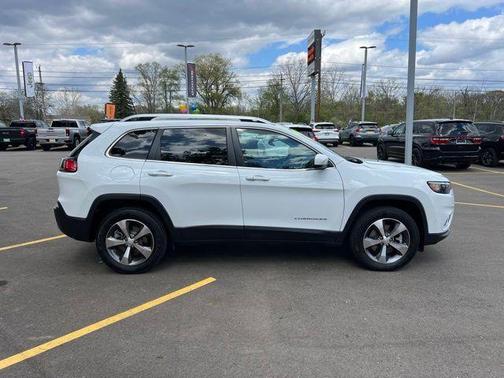 Bright White Clearcoat 2021 Jeep Cherokee Limited