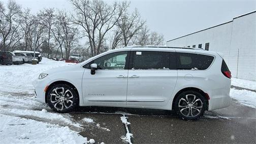 2026 Chrysler Pacifica Pinnacle