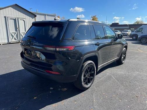 2024 Jeep Grand Cherokee Laredo