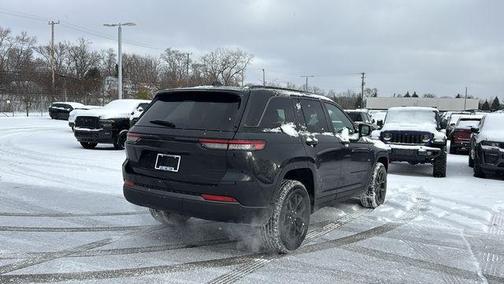 2026 Jeep Grand Cherokee Laredo