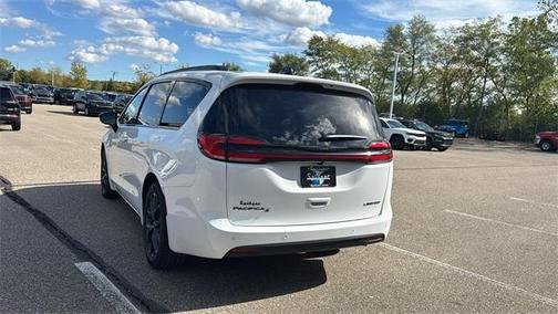 2026 Chrysler Pacifica Limited
