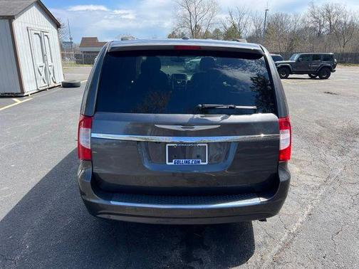 2015 Chrysler Town & Country Touring-L