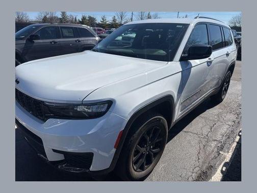 Bright White Clearcoat 2024 Jeep Grand Cherokee L Laredo