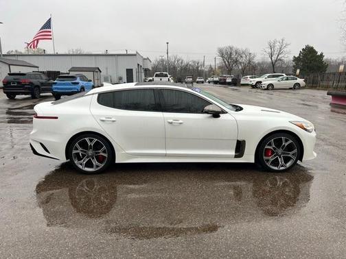 2019 Kia Stinger GT2
