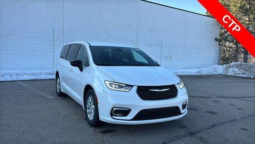 Bright White Clearcoat 2026 Chrysler Pacifica Select