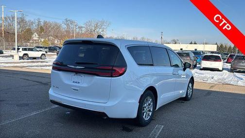 Bright White Clearcoat 2026 Chrysler Pacifica Select