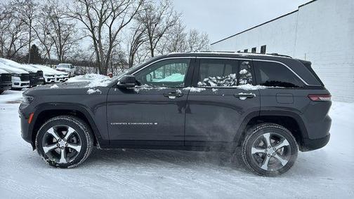 Metallic 2026 Jeep Grand Cherokee Limited