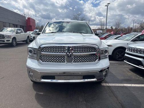 Bright White Clearcoat 2017 RAM 1500 Laramie