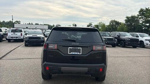 Diamond Black 2026 Jeep Cherokee LAREDO/LIMITED