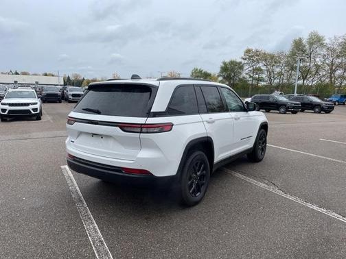 2024 Jeep Grand Cherokee Laredo