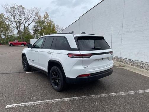 2024 Jeep Grand Cherokee Laredo