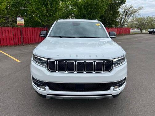 Bright White Clearcoat 2024 Jeep Wagoneer Series II
