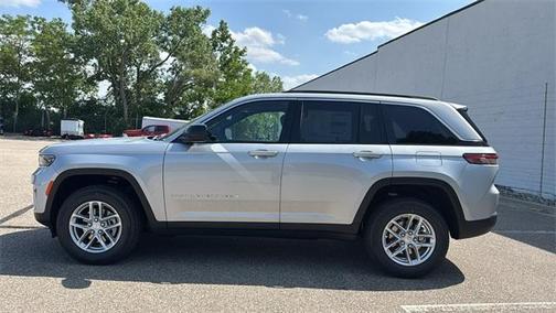 2025 Jeep Grand Cherokee Laredo X