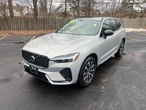 2025 Volvo XC60 B5 Plus