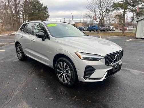 2025 Volvo XC60 B5 Plus