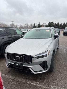2025 Volvo XC60 B5 Plus