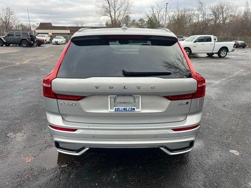 2025 Volvo XC60 B5 Plus