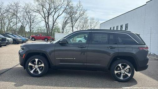 Metallic 2026 Jeep Grand Cherokee Limited