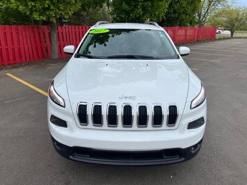 Bright White Clearcoat 2017 Jeep Cherokee Latitude