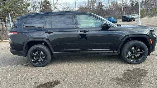 2025 Jeep Grand Cherokee L Laredo