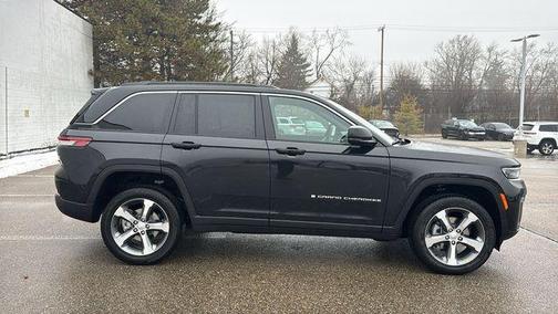 Diamond Black 2026 Jeep Grand Cherokee Limited