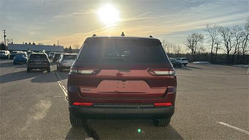 2025 Jeep Grand Cherokee L Laredo