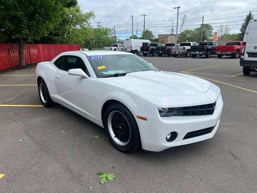 Summit White 2013 Chevrolet Camaro 1LT