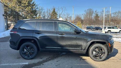 Diamond Black 2026 Jeep Grand Cherokee Limited