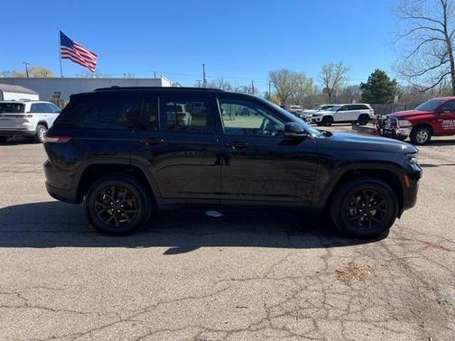 2024 Jeep Grand Cherokee Laredo