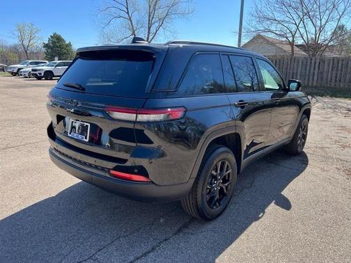 2024 Jeep Grand Cherokee Laredo
