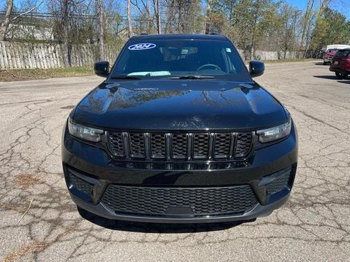 2024 Jeep Grand Cherokee Laredo