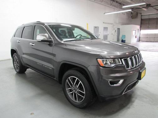 Photo 3 of 46 of 2020 Jeep Grand Cherokee Limited