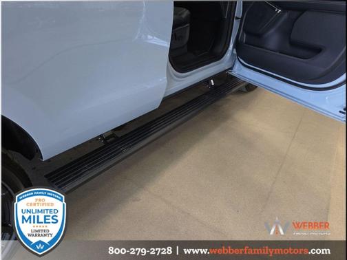 GLACIER GRAY MET TRI-COAT 2026 Ford Expedition Platinum