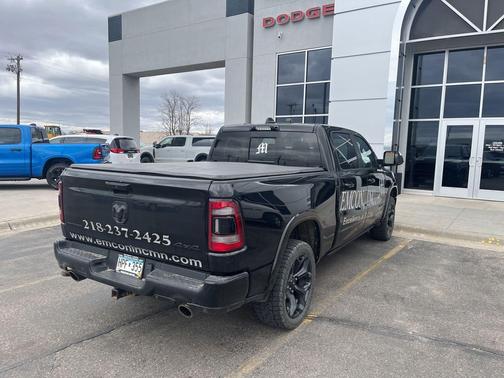 Diamond Black Crystal Pearlcoat 2022 RAM 1500 Limited