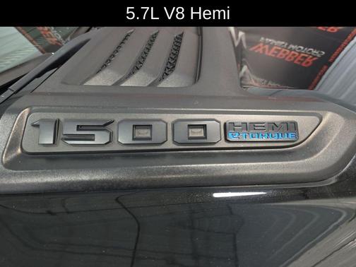 Diamond Black Crystal Pearlcoat 2022 RAM 1500 Limited