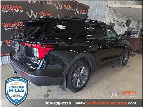 AGATE BLACK METALLIC 2026 Ford Explorer Active
