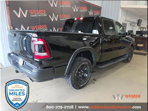 Diamond Black Crystal Pearlcoat 2024 RAM 1500 Rebel