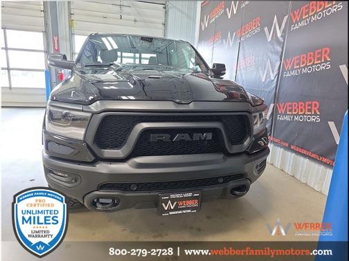 Diamond Black Crystal Pearlcoat 2024 RAM 1500 Rebel